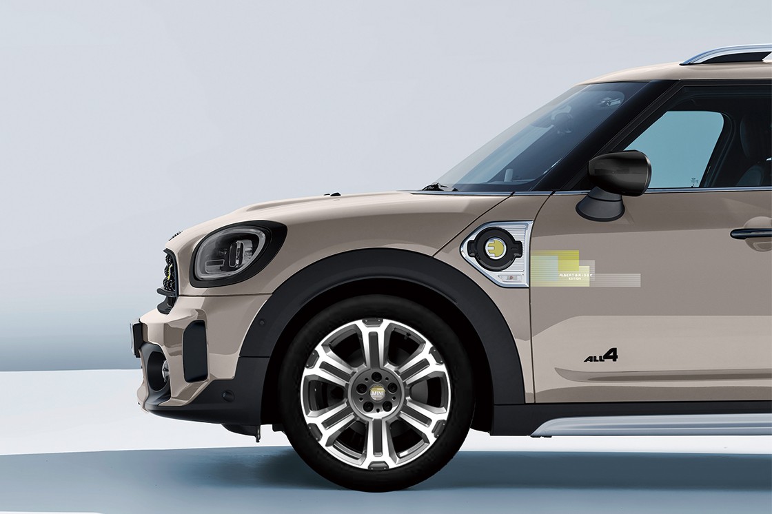 MINI CROSSOVER ALBERT BRIDGE EDITION PHEV.